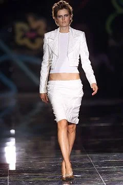 Look 16